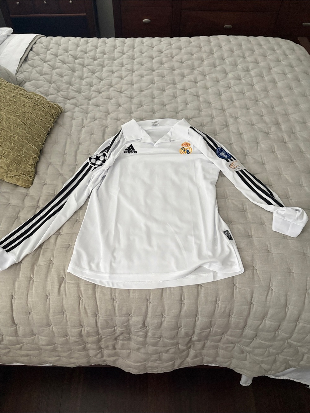 adidas White Real Madrid Long-Sleeve retro medium/ fits small